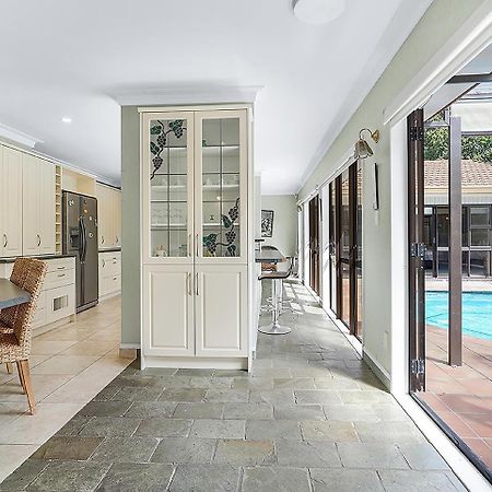 Wow, Spacious Home With A Pool Hamilton Exteriér fotografie