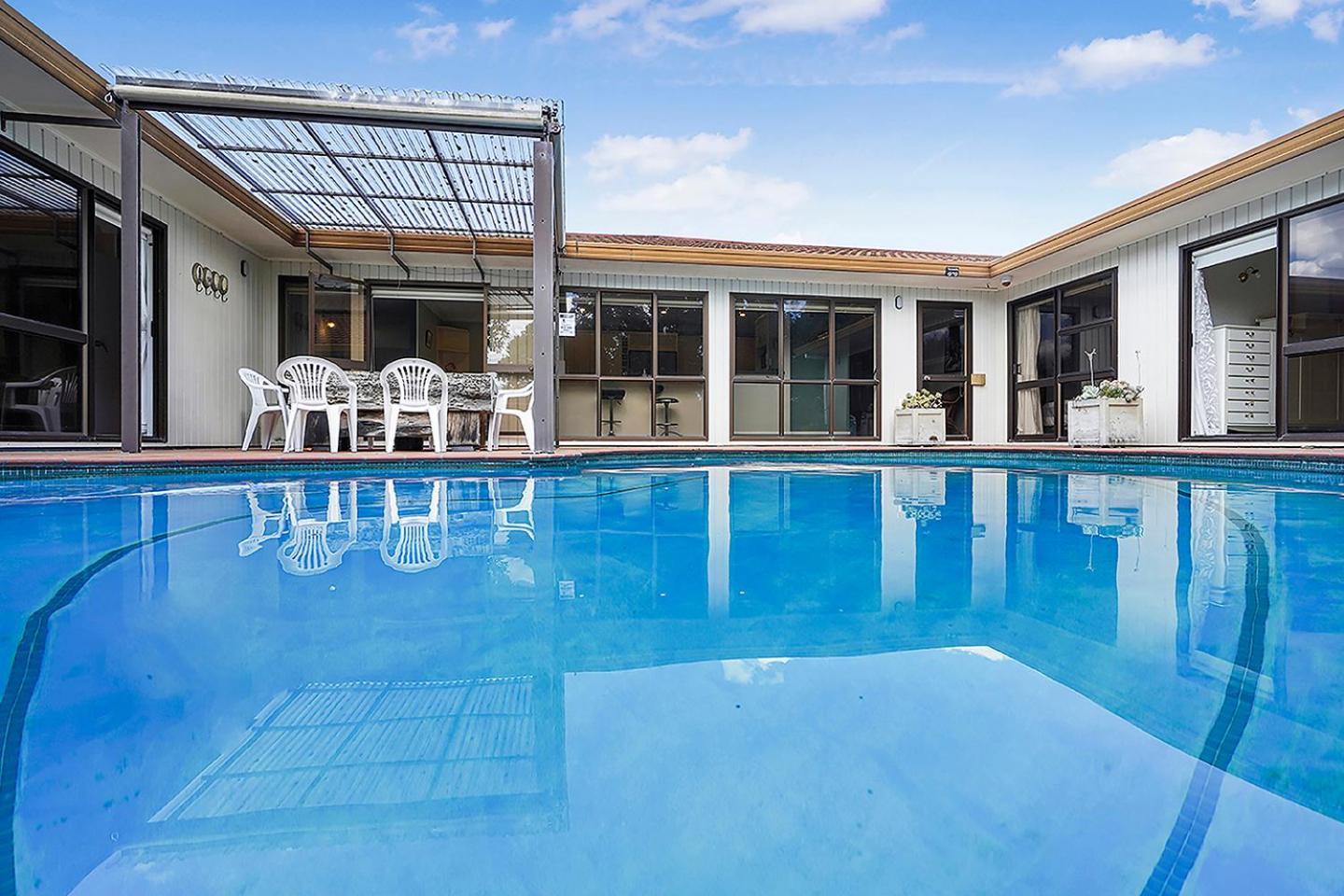 Wow, Spacious Home With A Pool Hamilton Exteriér fotografie